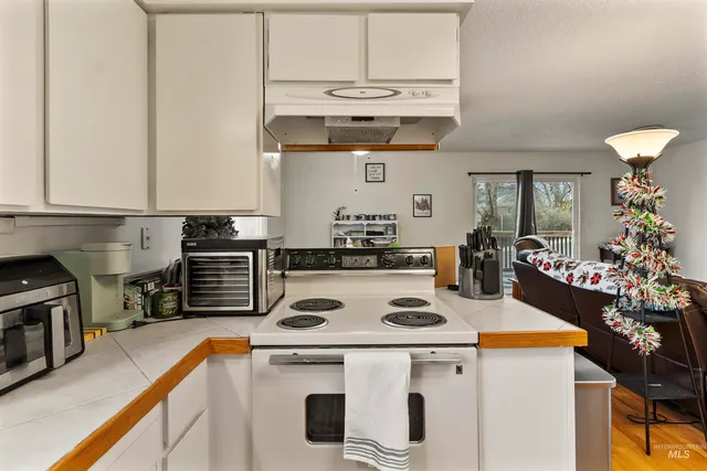 $418,900 | 649-651 North Hayes Street, Moscow, ID 83843