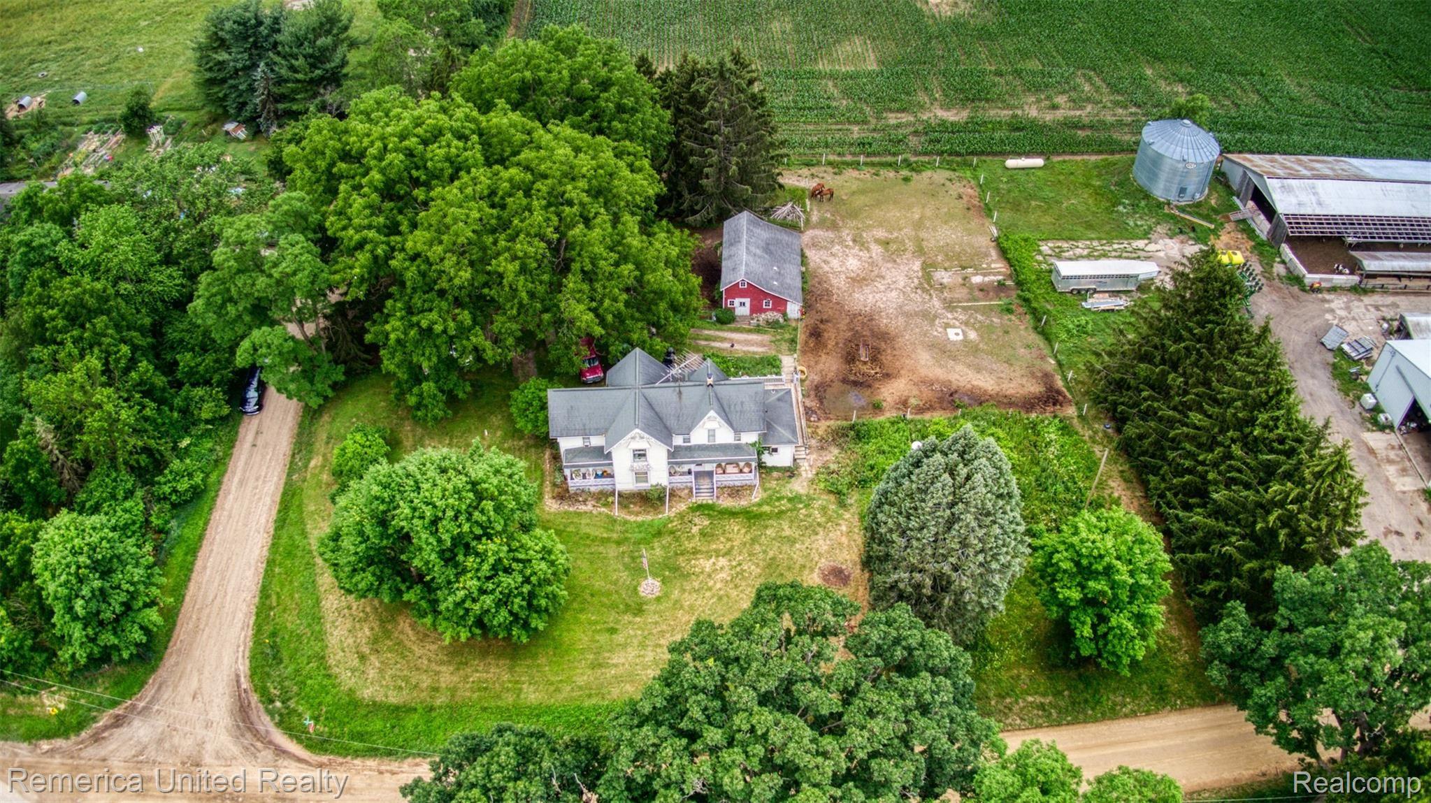 10007 North Fleming Road Fowlerville, MI 48836 - Photo 27 of 39 b (75)_18.jpg