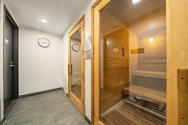 $749,000 | 350 West 42nd Street, Unit 17I | Hell's Kitchen