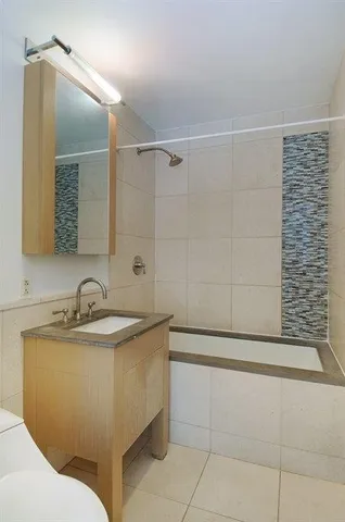 $749,000 | 350 West 42nd Street, Unit 17I | Hell's Kitchen