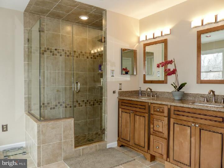 155 Ridings Way Ambler, PA 19002 - Photo 16 of 25 Master Bathroom