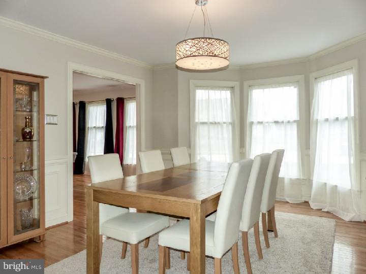 155 Ridings Way Ambler, PA 19002 - Photo 6 of 25 Dining Room