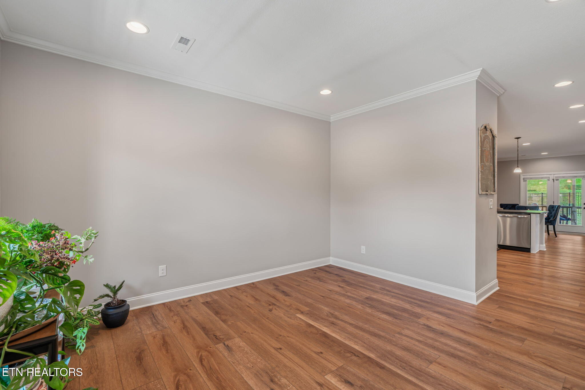 102 East Fortenberry Oak Ridge, TN 37830 - Photo 4 of 56 6-web-or-mls-102 E Fortenberry Street-3