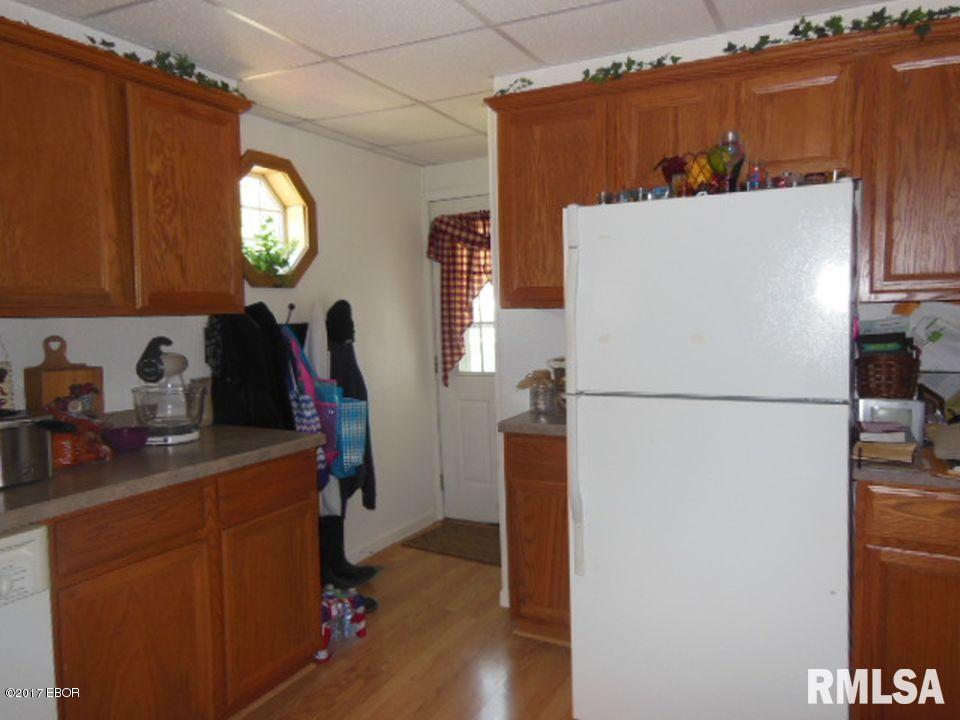 223 Fair Flora, IL 62839 - Photo 3 of 19 Gallery Image 3