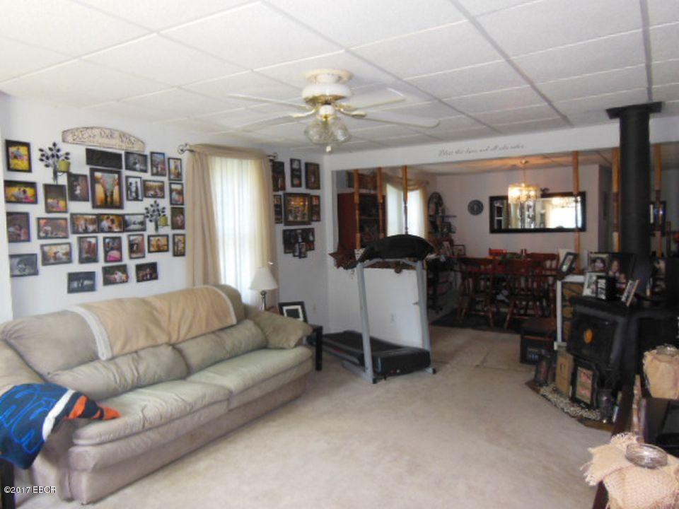 223 Fair Flora, IL 62839 - Photo 6 of 19 Gallery Image 6