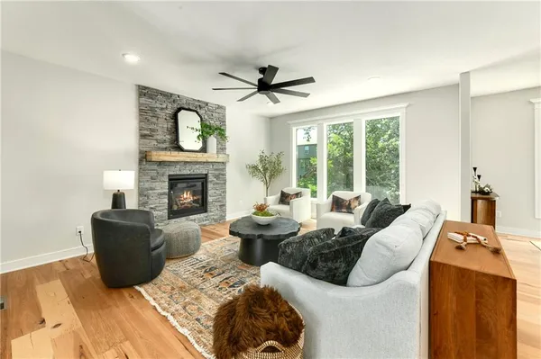$639,900 | 3904 Southwest Flintrock Drive, Lee's Summit, MO 64082