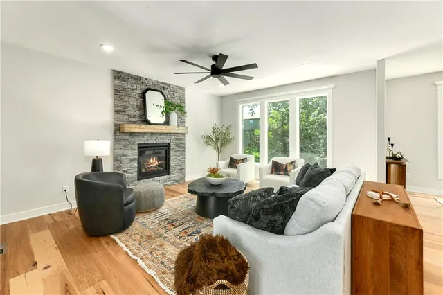 $639,900 | 3904 Southwest Flintrock Drive, Lee's Summit, MO 64082