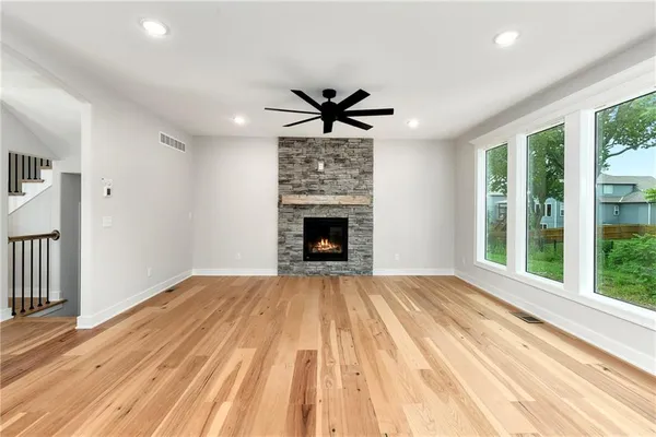$639,900 | 3904 Southwest Flintrock Drive, Lee's Summit, MO 64082