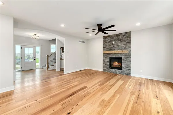 $639,900 | 3904 Southwest Flintrock Drive, Lee's Summit, MO 64082