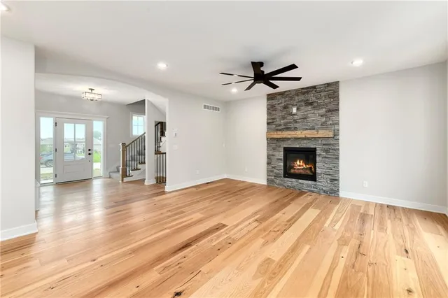 $639,900 | 3904 Southwest Flintrock Drive, Lee's Summit, MO 64082