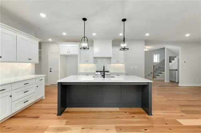 $639,900 | 3904 Southwest Flintrock Drive, Lee's Summit, MO 64082