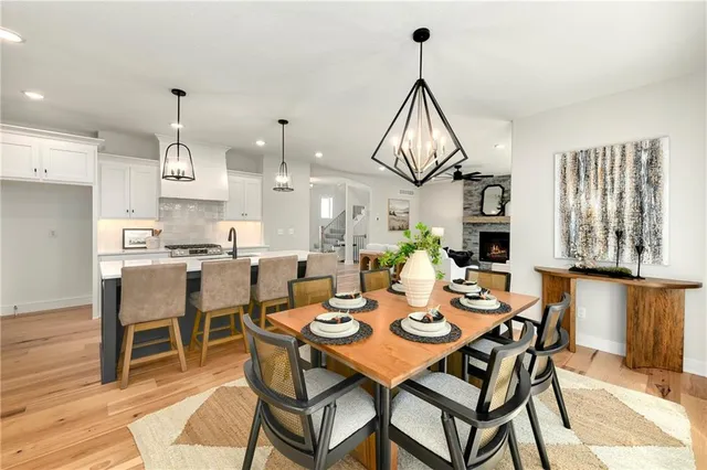 $639,900 | 3904 Southwest Flintrock Drive, Lee's Summit, MO 64082