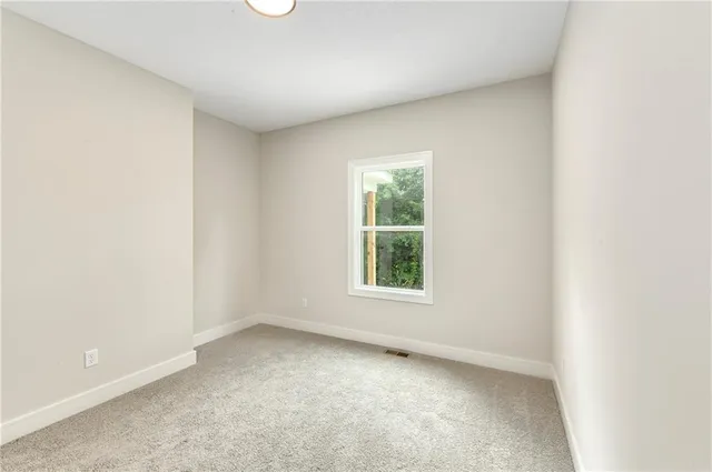 $639,900 | 3904 Southwest Flintrock Drive, Lee's Summit, MO 64082