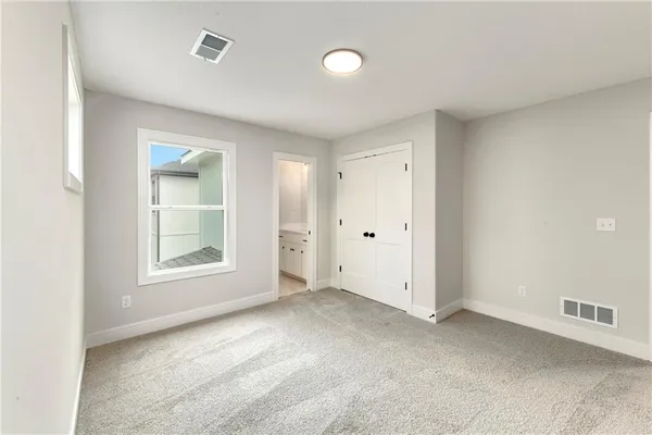 $639,900 | 3904 Southwest Flintrock Drive, Lee's Summit, MO 64082