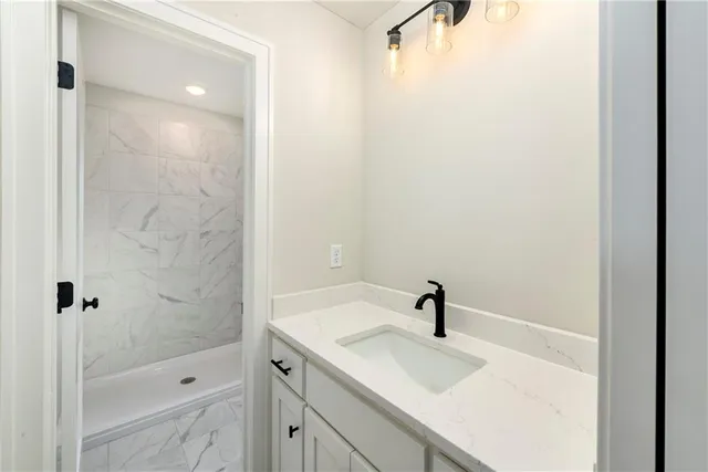 $639,900 | 3904 Southwest Flintrock Drive, Lee's Summit, MO 64082