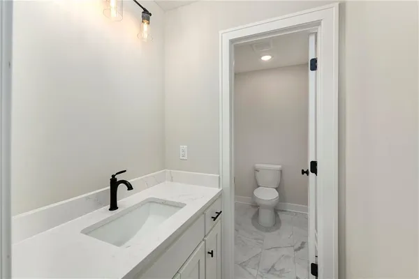 $639,900 | 3904 Southwest Flintrock Drive, Lee's Summit, MO 64082