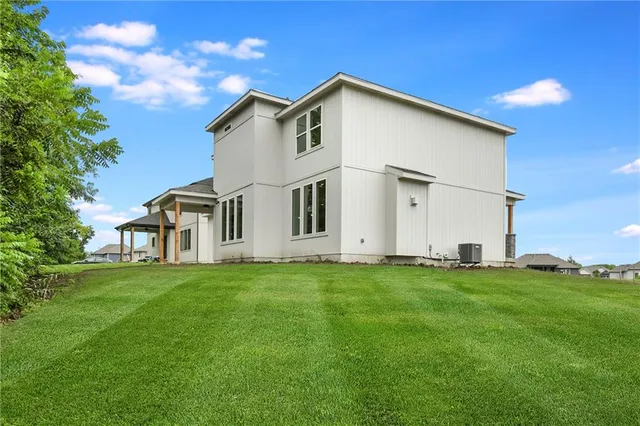 $639,900 | 3904 Southwest Flintrock Drive, Lee's Summit, MO 64082