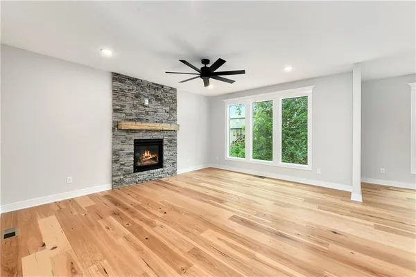 $639,900 | 3904 Southwest Flintrock Drive, Lee's Summit, MO 64082