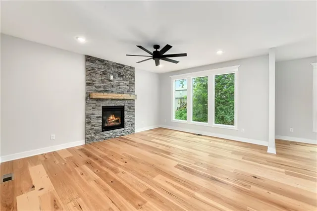 $639,900 | 3904 Southwest Flintrock Drive, Lee's Summit, MO 64082