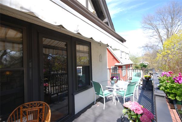 51 Winthrop Road, Unit 2 Brookline, MA 02445 - Photo 3 of 20 a outdoor space with furniture