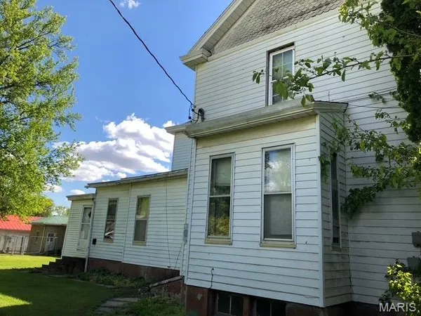 $99,000 | 306 West Prairie Street, Jerseyville, IL 62052