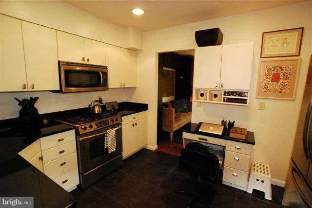104 Cross Keys Road, Unit D Baltimore, MD 21210 - Photo 13 of 17 Kitchen