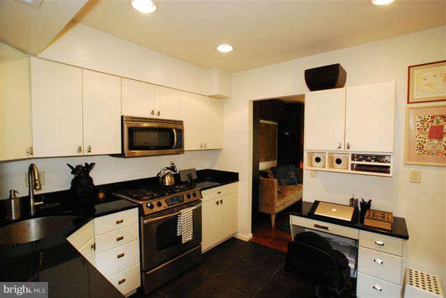 104 Cross Keys Road, Unit D Baltimore, MD 21210 - Photo 14 of 17 Kitchen