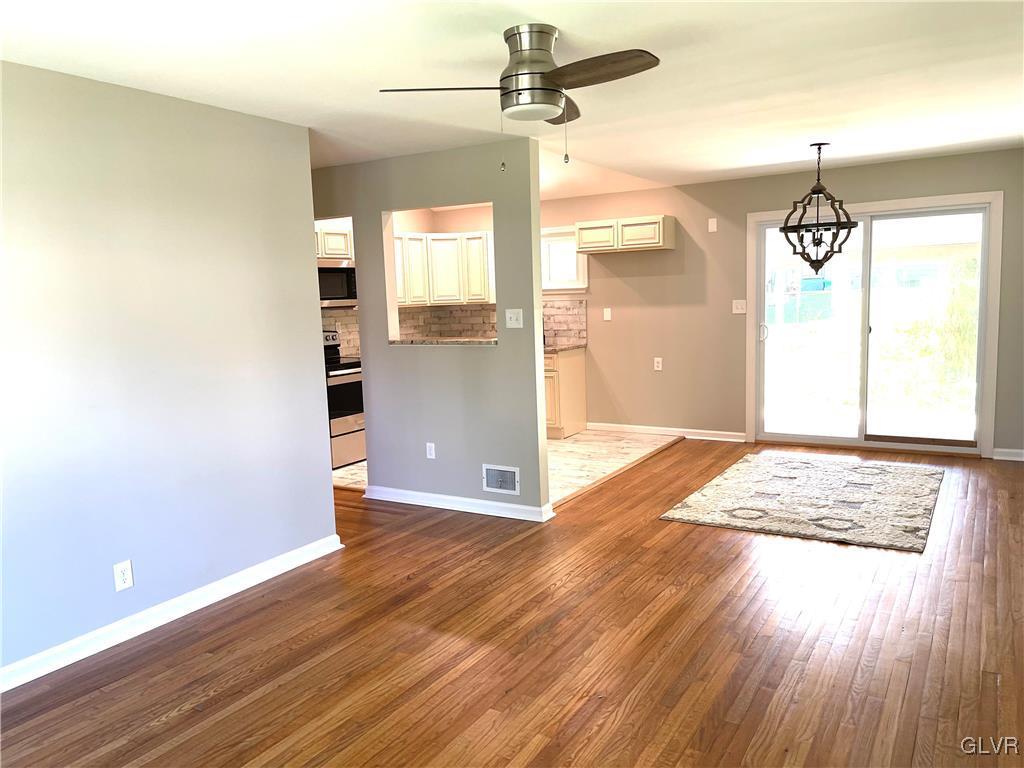 2141 Aster Road Bethlehem, PA 18018 - Photo 3 of 12 Gallery Image 3