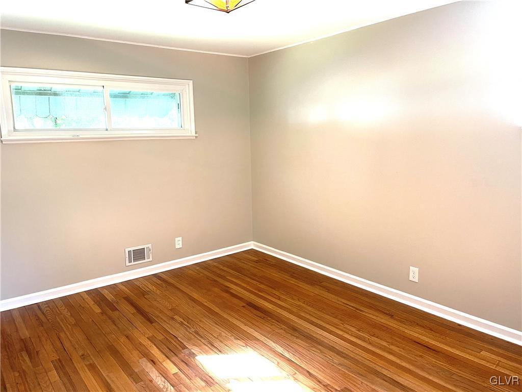 2141 Aster Road Bethlehem, PA 18018 - Photo 8 of 12 Gallery Image 8