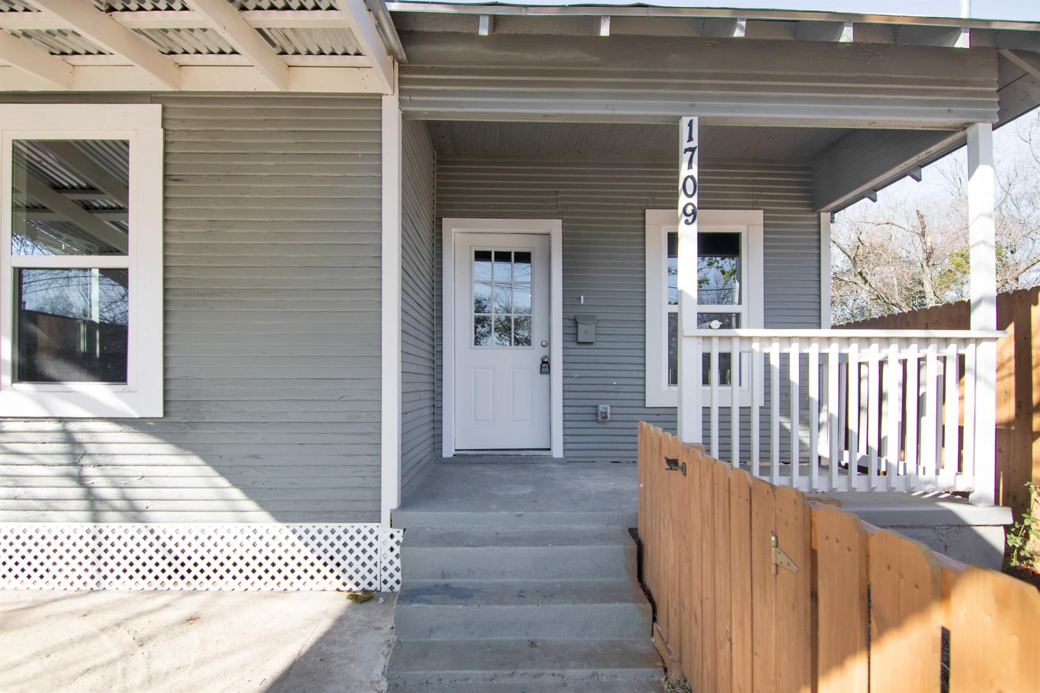 1709 Stevens Street Houston, TX 77026 - Photo 2 of 17 a view of a balcony