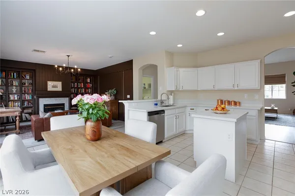 $2,450 | 8204 Burgesshill Avenue, Las Vegas, NV 89129