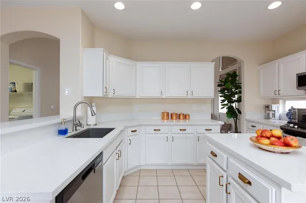 $2,450 | 8204 Burgesshill Avenue, Las Vegas, NV 89129