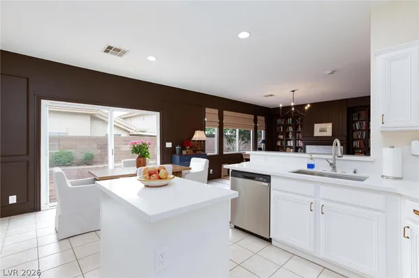 $2,450 | 8204 Burgesshill Avenue, Las Vegas, NV 89129