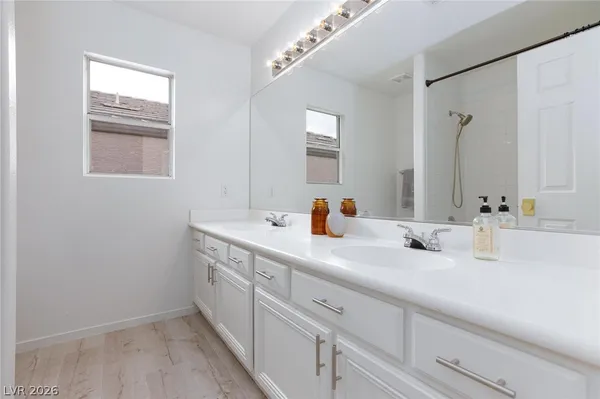 $2,450 | 8204 Burgesshill Avenue, Las Vegas, NV 89129