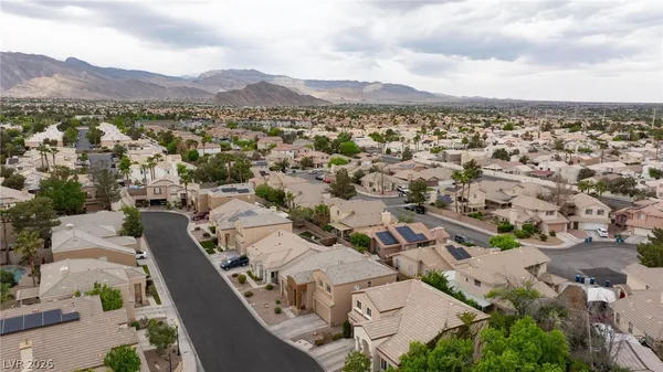 $2,450 | 8204 Burgesshill Avenue, Las Vegas, NV 89129