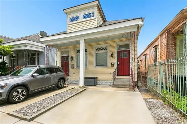 $2,000 | 2418 Valence Street, New Orleans, LA 70115