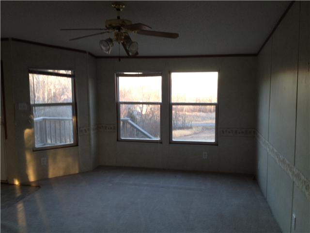 465 Tummins Road McEwen, TN 37101 - Photo 5 of 9 Living Room