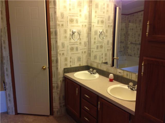 465 Tummins Road McEwen, TN 37101 - Photo 7 of 9 Master Bath