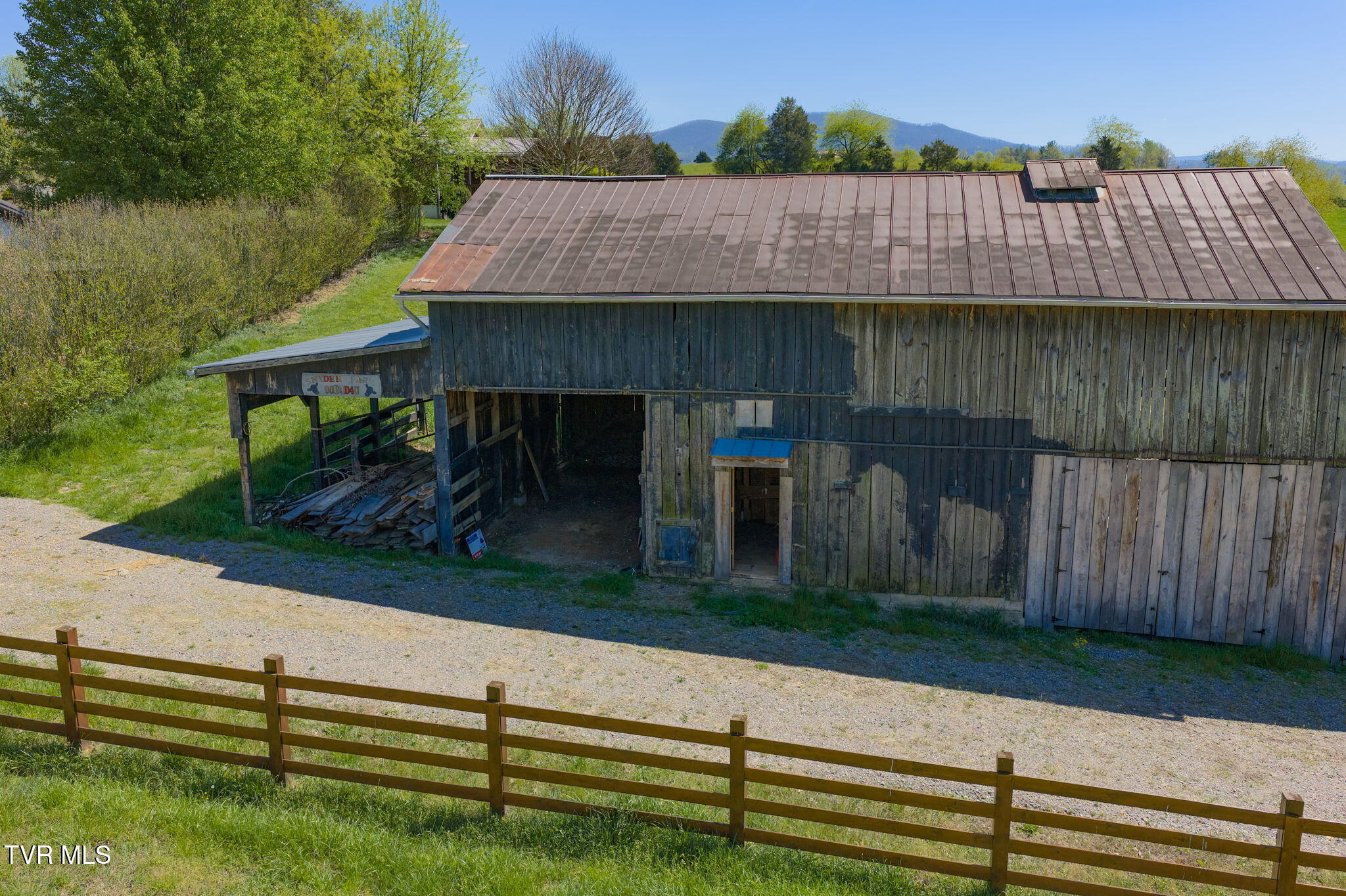 1458 Dry Hill Road Butler, TN 37640 - Photo 53 of 55 88-web-or-mls-DJI_20260415151749_0339_D