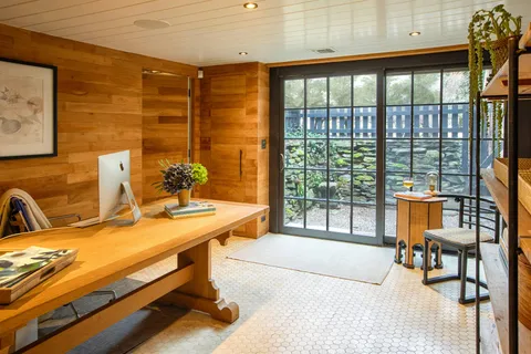 $7,150,000 | 10 Bluff Point Lane, Sag Harbor, NY 11963