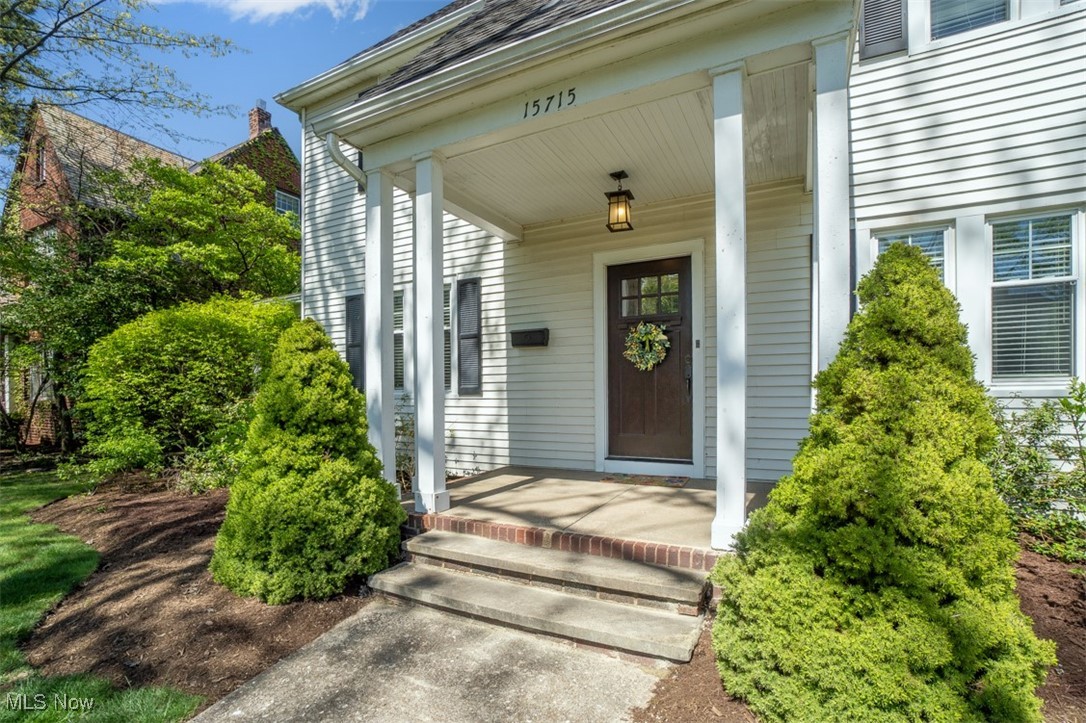 15715 Chadbourne Road Cleveland, OH 44120 - Photo 2 of 35 Gallery Image 2