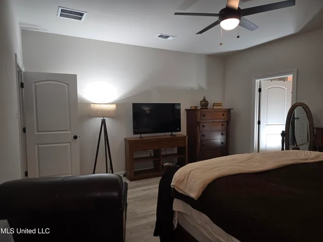 $2,000 | 14334 Southern Oak Avenue, Gulfport, MS 39503