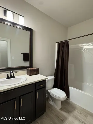 $2,000 | 14334 Southern Oak Avenue, Gulfport, MS 39503