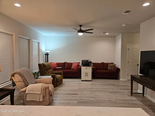 $2,000 | 14334 Southern Oak Avenue, Gulfport, MS 39503