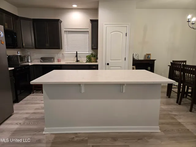 $2,000 | 14334 Southern Oak Avenue, Gulfport, MS 39503