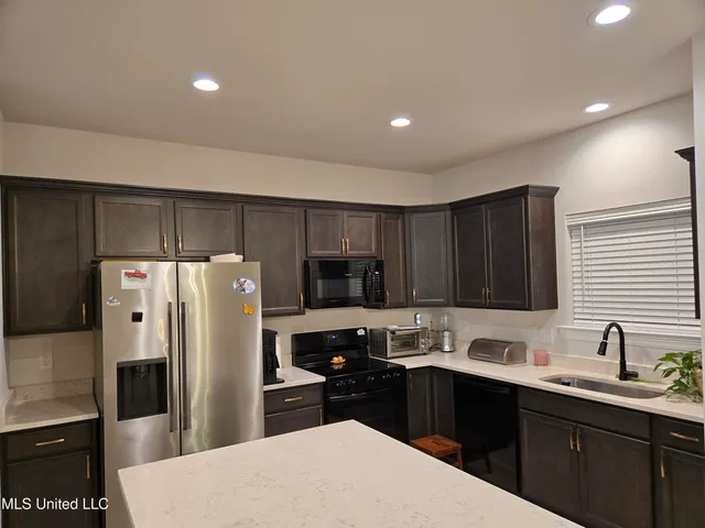 $2,000 | 14334 Southern Oak Avenue, Gulfport, MS 39503