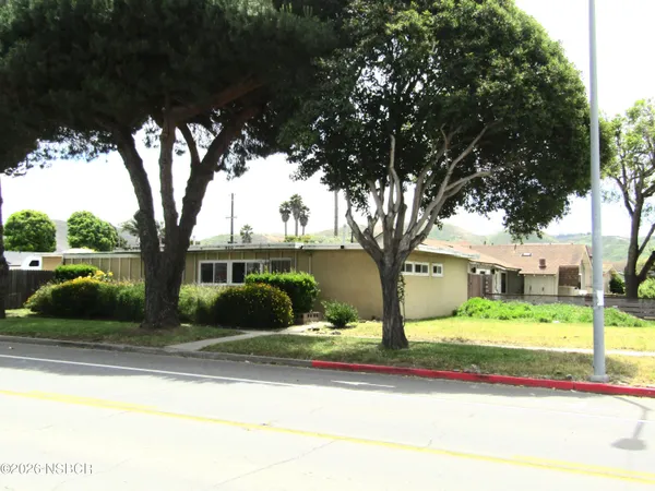 $458,000 | 900 East College Avenue, Lompoc, CA 93436