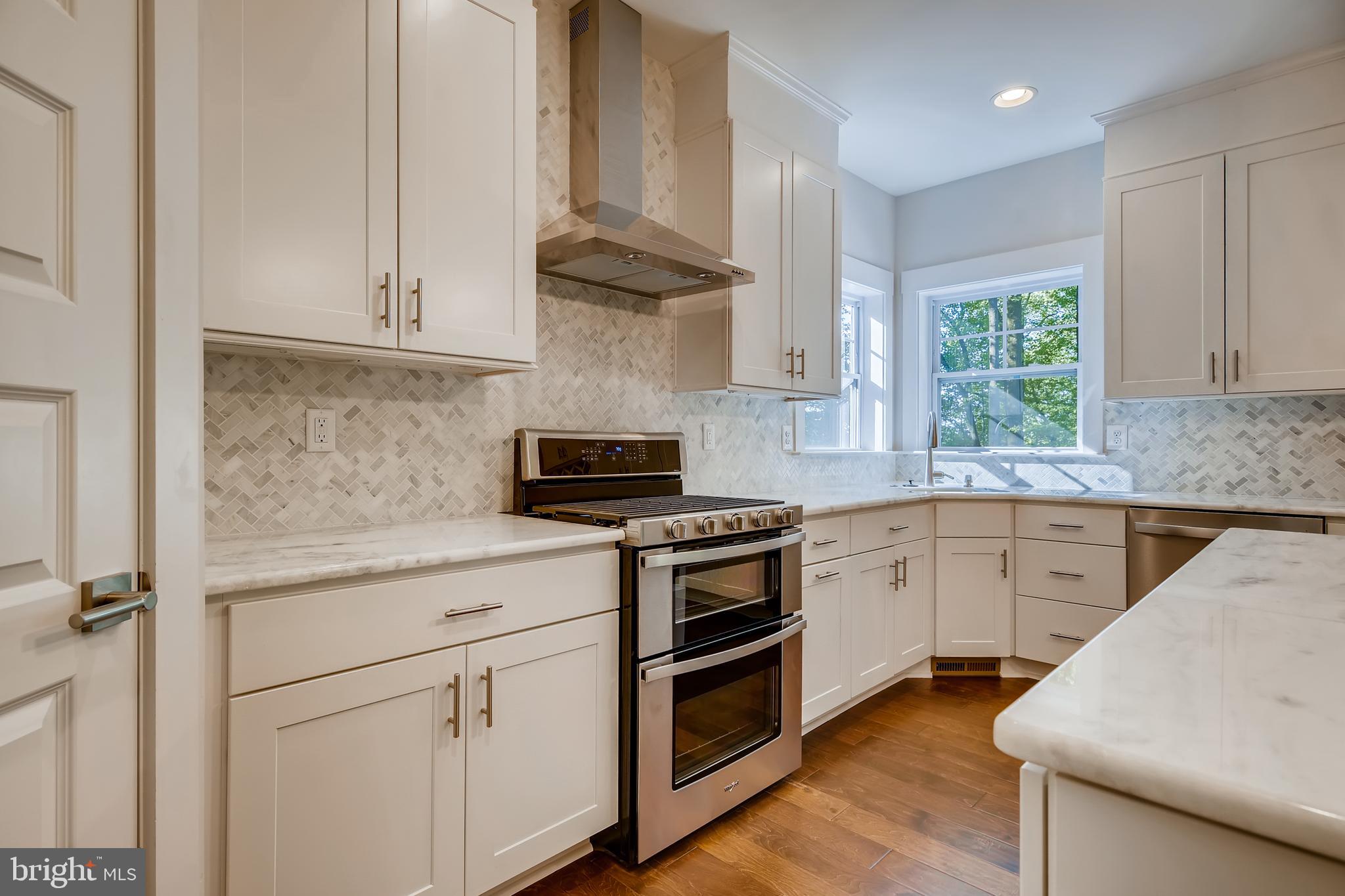 1215 B Providence Road Towson, MD 21286 - Photo 6 of 27 Marble Countertops, SS appliances & gas cooking