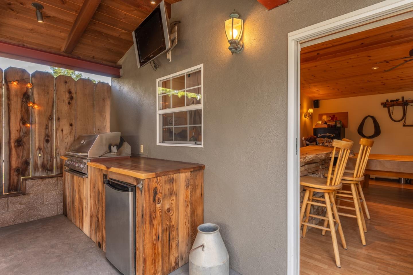 2 Merrill Way Carmel Valley, CA 93924 - Photo 36 of 43 a very nice looking room with a large window