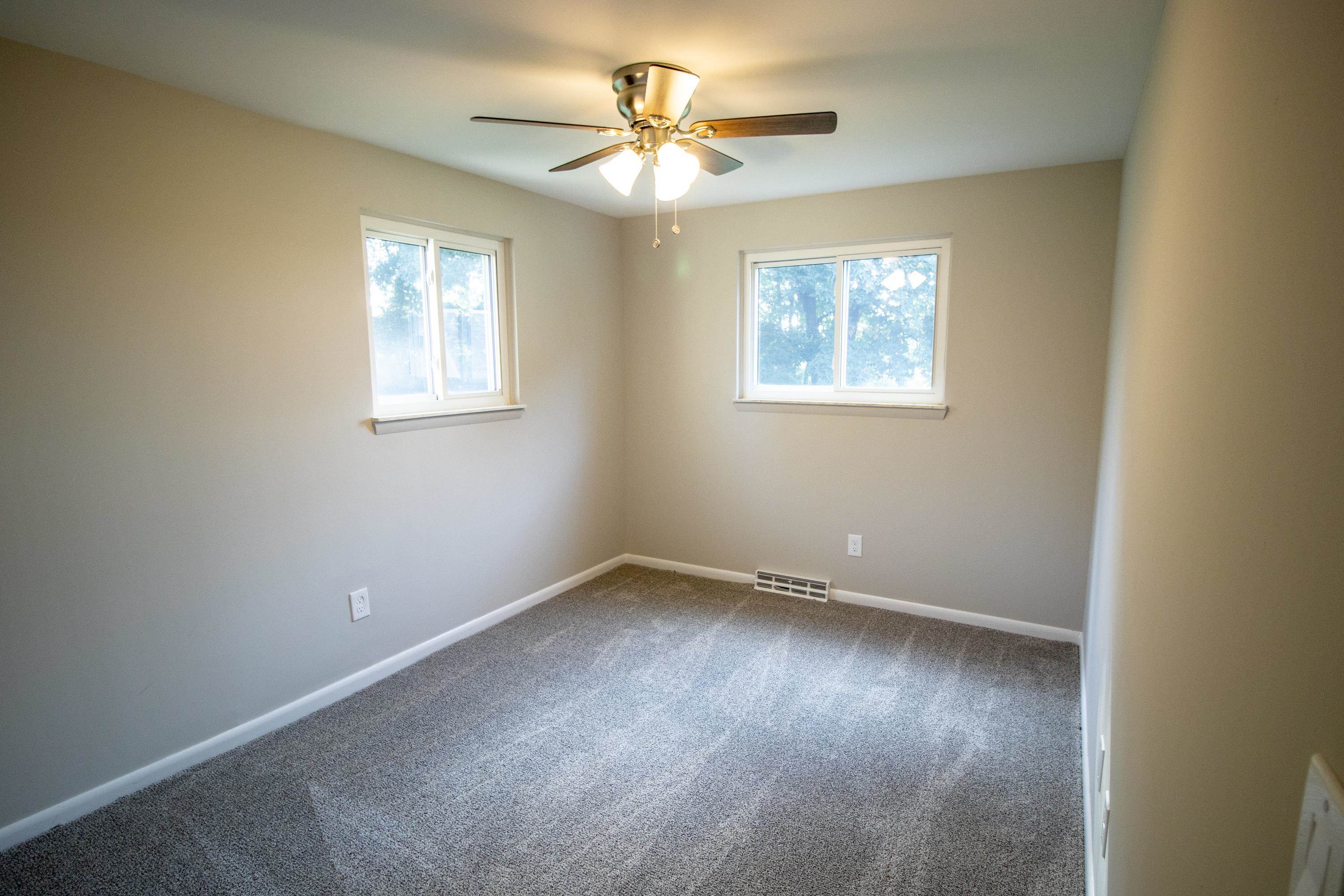 11272 Main Road Fenton, MI 48430 - Photo 17 of 38 50152530-95aa02db-5109-44b8-8b11-2ff04e0fca66.JPG